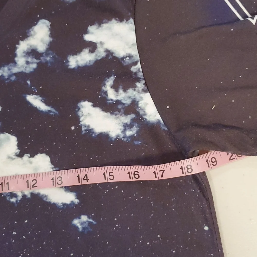 Onemonochrome by Tizaro UNISEX Night sky clouds stars Med. - Picture 3 of 6